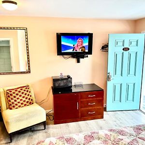 Atlantic Breeze Motel & Apartments