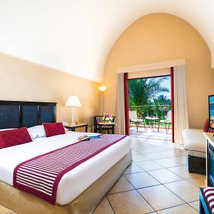 Junior Suite Queen Bed Sea or Pool View